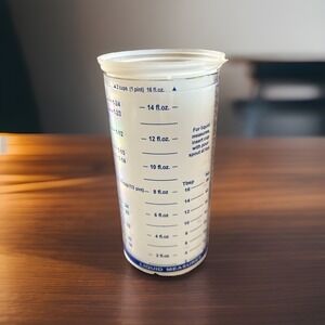 The Pampered Chef Slide Adjustable Wet Dry 2 Cups Measuring Cup Push Tube USA